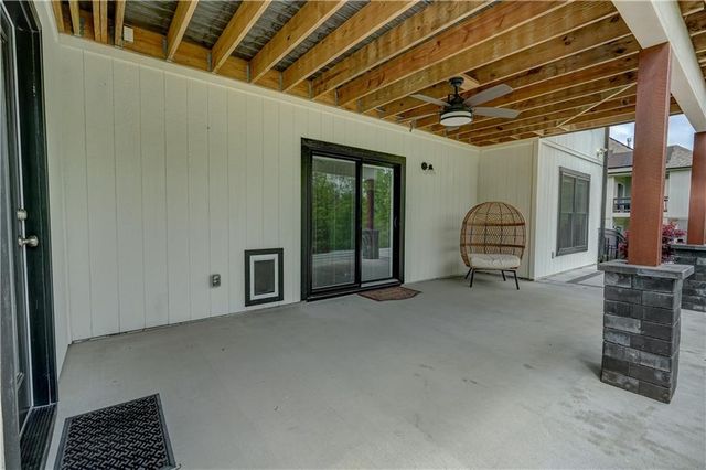 4 Black Hawk Drive, Lake Winnebago, MO 64034