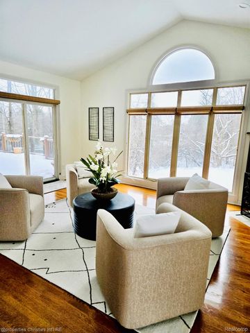 47483 Beckenham Boulevard, Novi, MI 48374