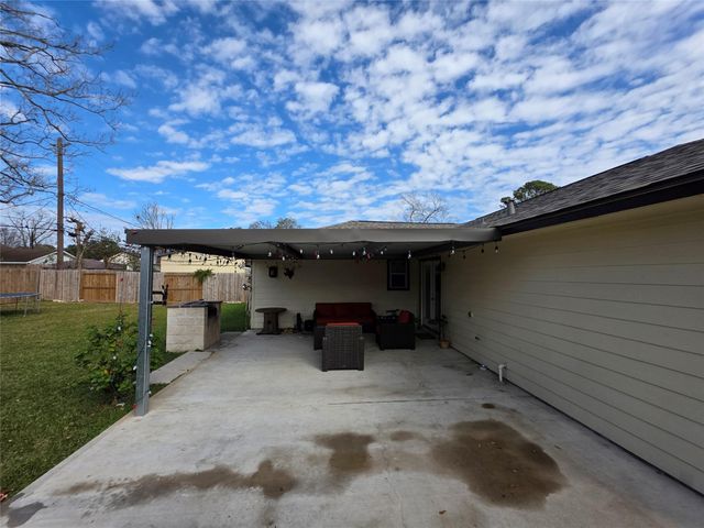10315 Carthage Drive, Houston, TX 77089