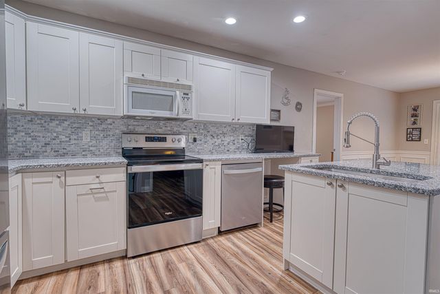 105 Temple Drive, Newburgh, IN 47630