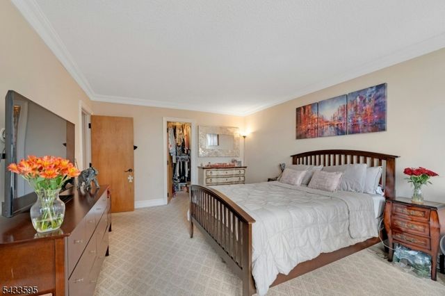 300 Winston Dr-C0214 214, Cliffside Park Boro, NJ 07010