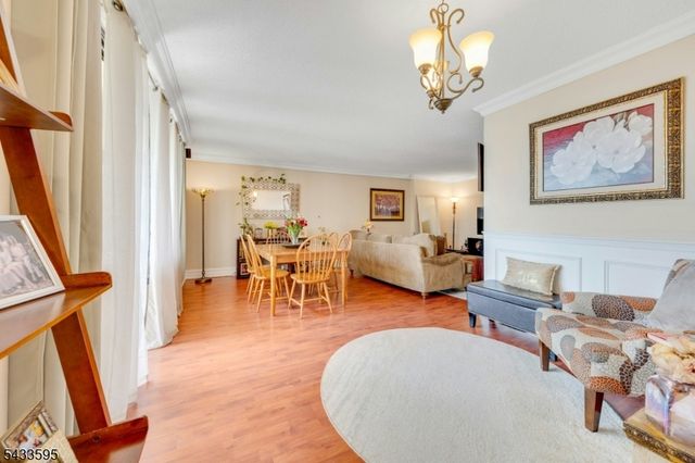 300 Winston Dr-C0214 214, Cliffside Park Boro, NJ 07010