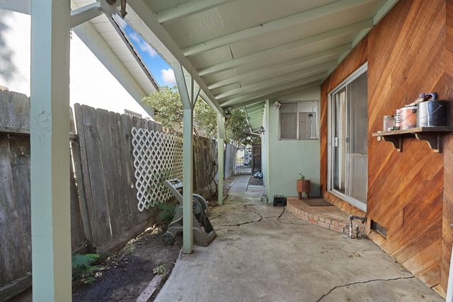 518 W Lincoln Rd, Stockton, CA 95207