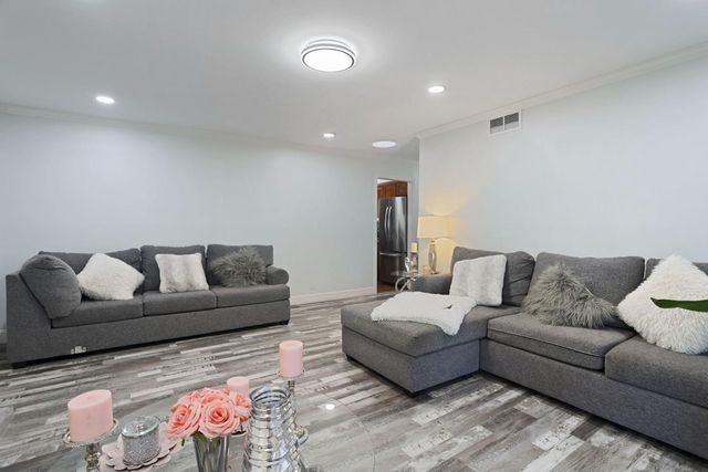 518 W Lincoln Rd, Stockton, CA 95207