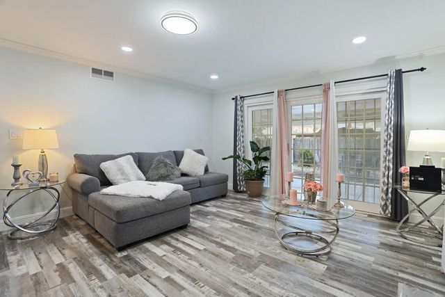 518 W Lincoln Rd, Stockton, CA 95207