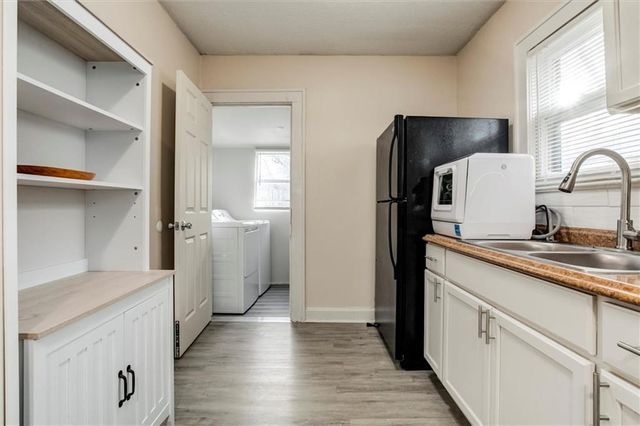 3225 E 60th Street, Kansas City, MO 64130