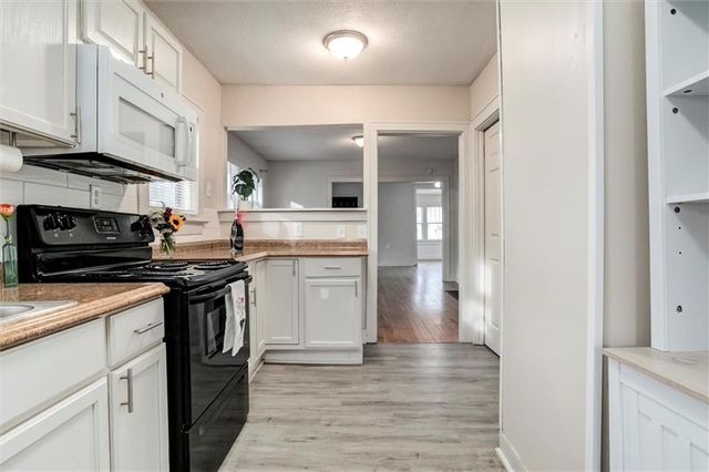 3225 E 60th Street, Kansas City, MO 64130