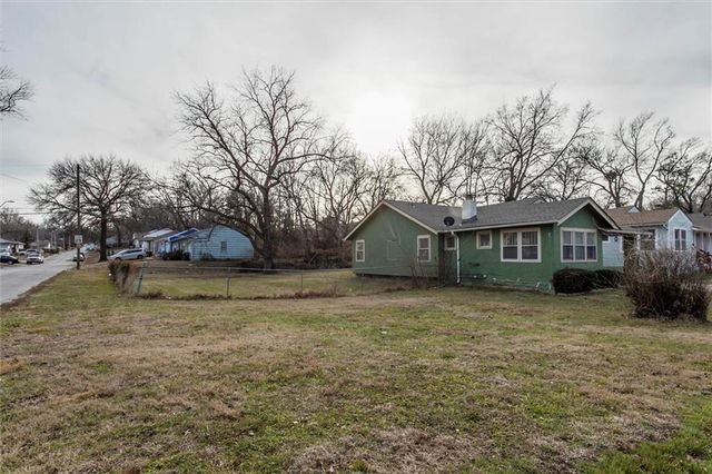 3225 E 60th Street, Kansas City, MO 64130