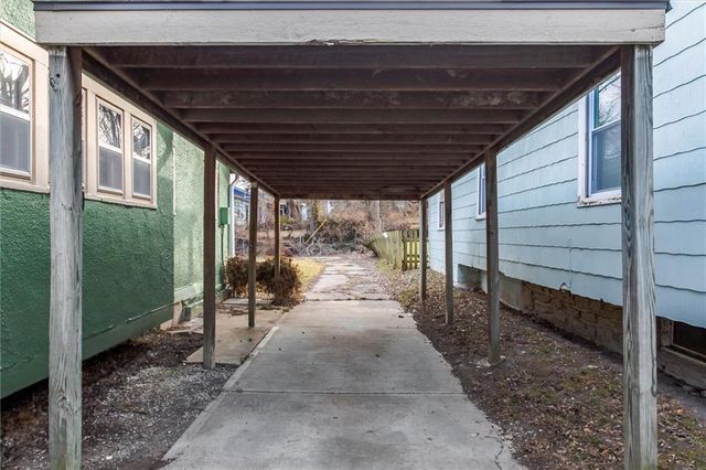 3225 E 60th Street, Kansas City, MO 64130