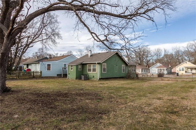 3225 E 60th Street, Kansas City, MO 64130