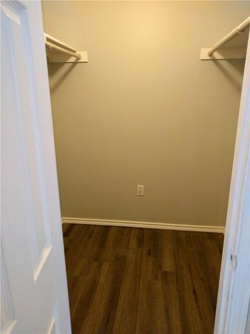 1121 Terry DR B, Austin, TX 78721