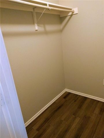 1121 Terry DR B, Austin, TX 78721