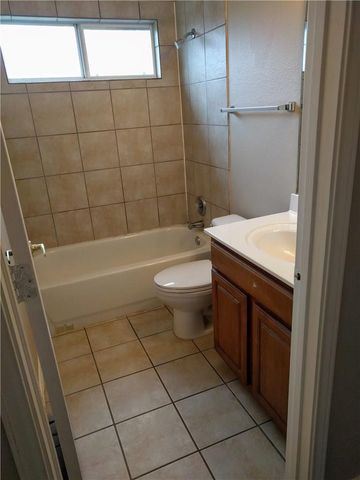 1121 Terry DR B, Austin, TX 78721