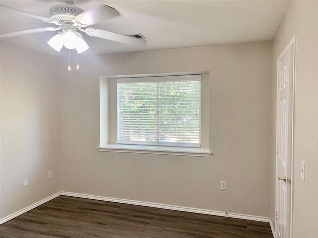 1121 Terry DR B, Austin, TX 78721
