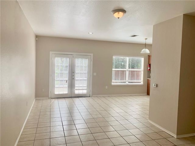 1121 Terry DR B, Austin, TX 78721