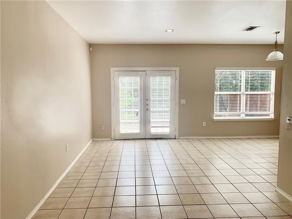 1121 Terry DR B, Austin, TX 78721
