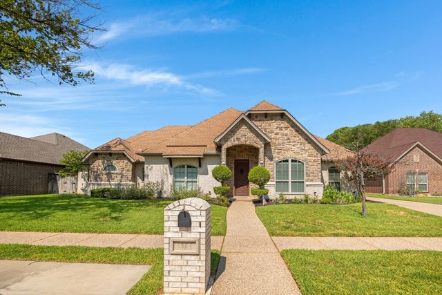 1904 Melbourne Drive, Pantego, TX 76013