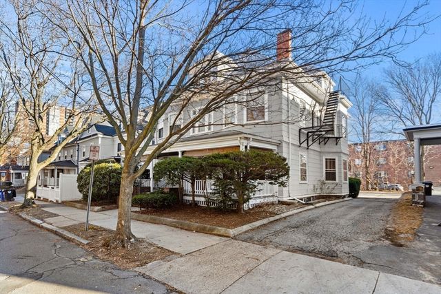 28 Winslow Rd, Brookline, MA 02446