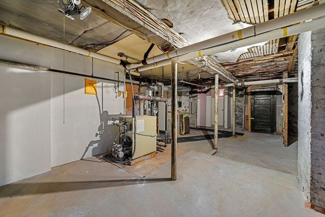 28 Winslow Rd, Brookline, MA 02446