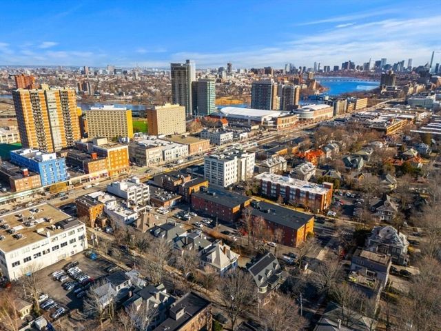 28 Winslow Rd, Brookline, MA 02446