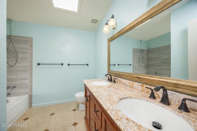 3832 N Tres Lomas Place, Tucson, AZ 85749