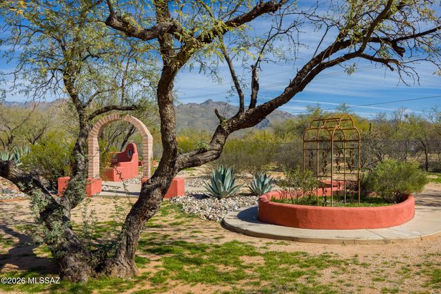 3832 N Tres Lomas Place, Tucson, AZ 85749