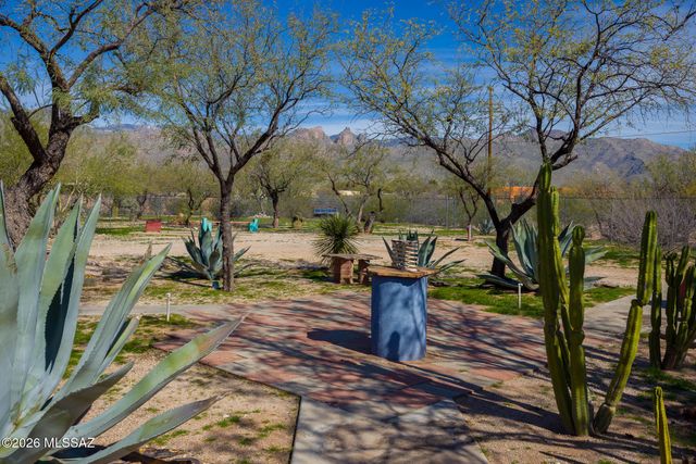 3832 N Tres Lomas Place, Tucson, AZ 85749