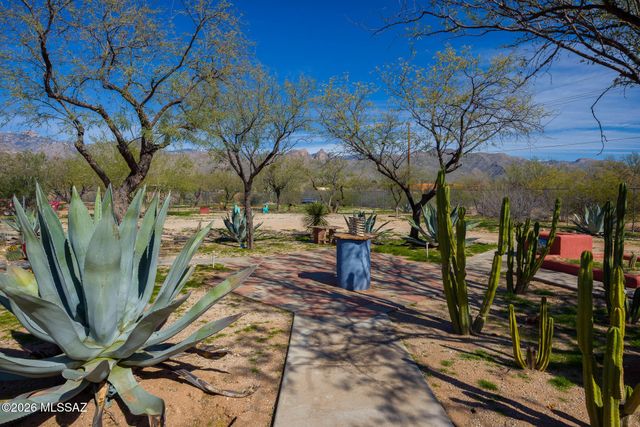 3832 N Tres Lomas Place, Tucson, AZ 85749