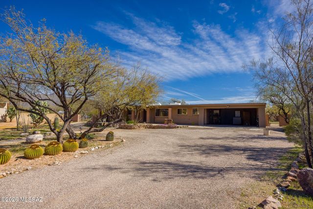 3832 N Tres Lomas Place, Tucson, AZ 85749
