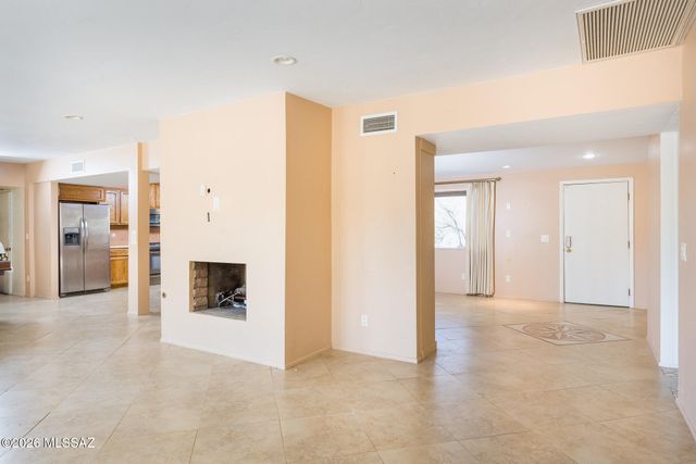 3832 N Tres Lomas Place, Tucson, AZ 85749