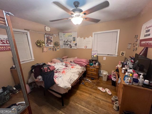 4889 Pinedale Drive, Forest Park, GA 30297