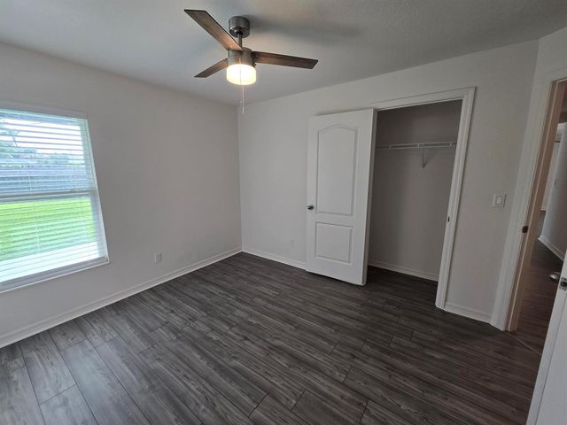 2198 SW Algiers Street, Port St. Lucie, FL 34953
