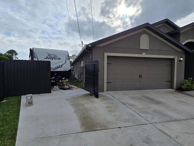 2198 SW Algiers Street, Port St. Lucie, FL 34953