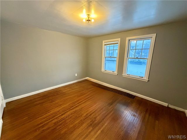 1239 North Military Road, Niagara Falls, NY 14304