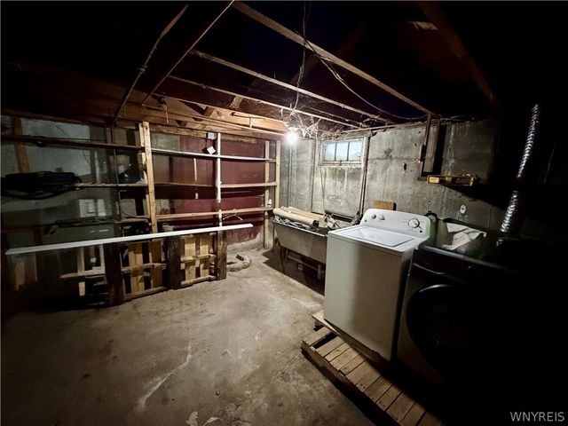 1239 North Military Road, Niagara Falls, NY 14304