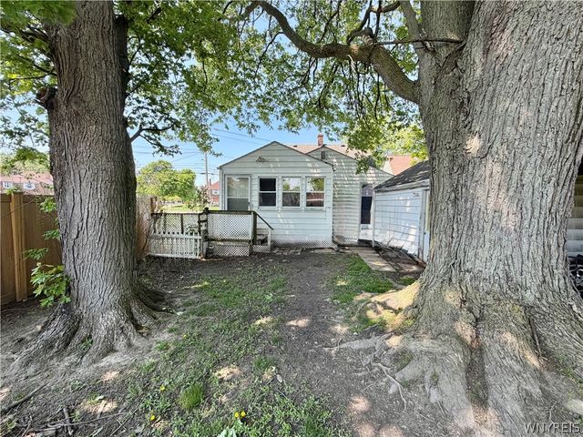 1239 North Military Road, Niagara Falls, NY 14304
