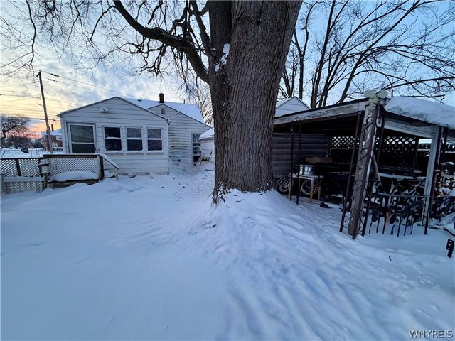 1239 North Military Road, Niagara Falls, NY 14304