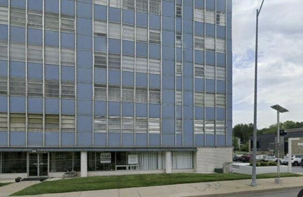 333 W Meyer Boulevard 909, Kansas City, MO 64113