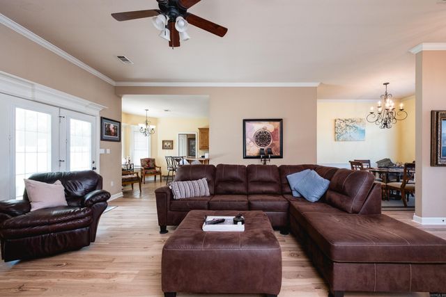 116 Valderrama Drive, Benton, AR 72015