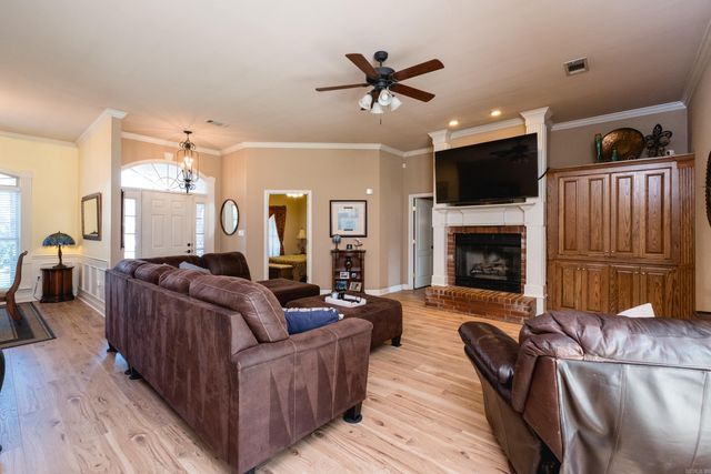 116 Valderrama Drive, Benton, AR 72015
