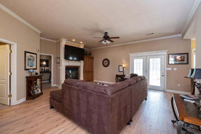 116 Valderrama Drive, Benton, AR 72015