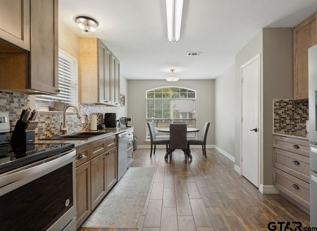 600 Frederick Circle, Flint, TX 75762