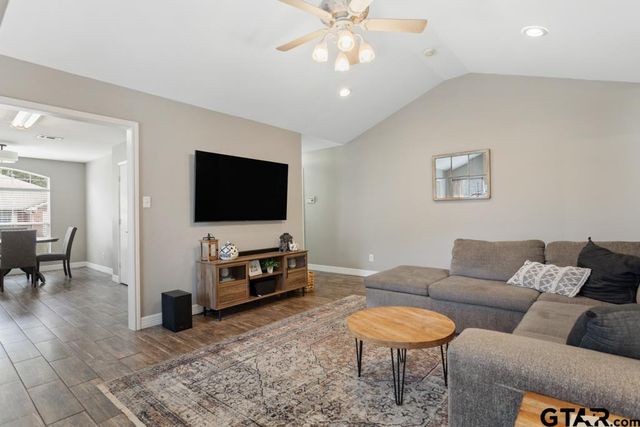 600 Frederick Circle, Flint, TX 75762