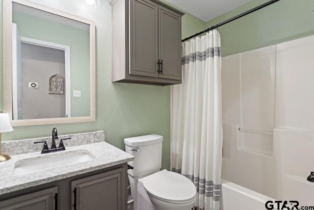 600 Frederick Circle, Flint, TX 75762