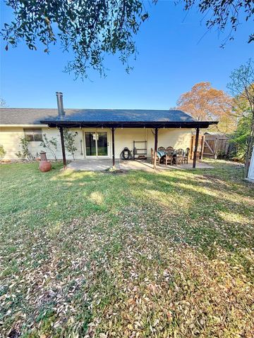 8301 Weyburn DR, Austin, TX 78757