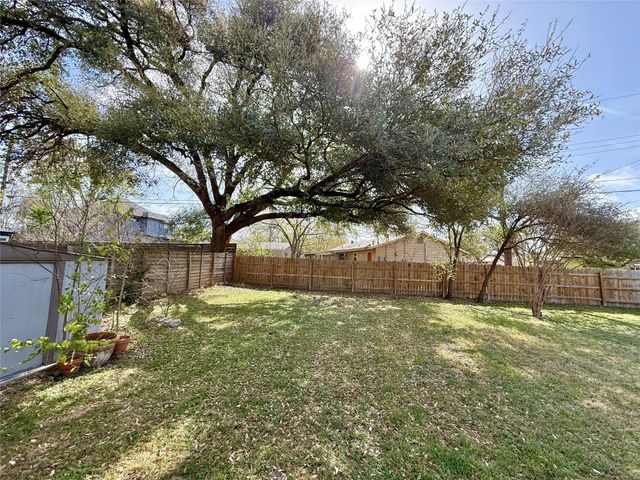 8301 Weyburn DR, Austin, TX 78757
