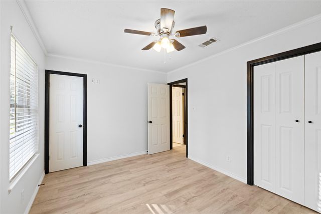 417 Carroll Avenue, Wake Village, TX 75501