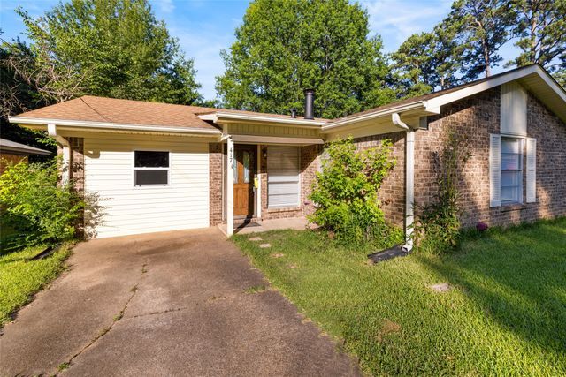 417 Carroll Avenue, Wake Village, TX 75501