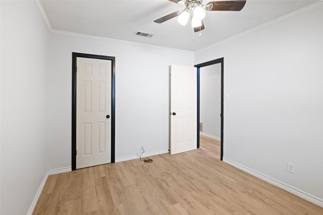 417 Carroll Avenue, Wake Village, TX 75501