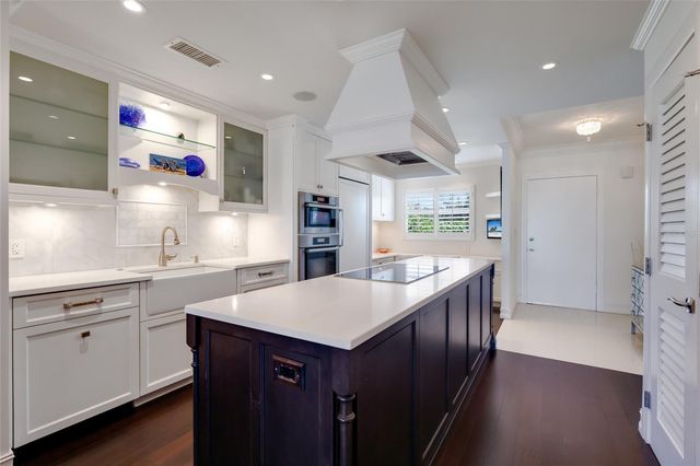 7001 GULF OF MEXICO DRIVE 24, Longboat Key, FL 34228